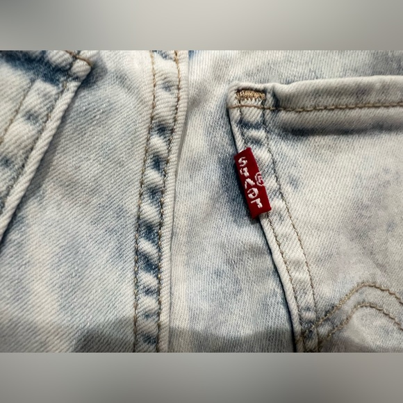 Like New Levi’s Mile High Super Skinny Jeans - Picture 7 of 8